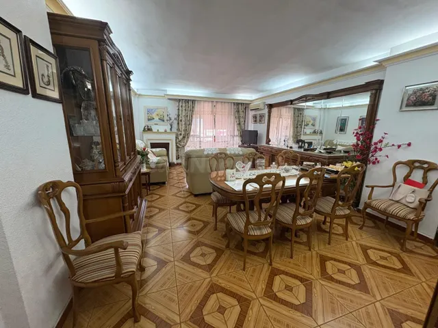 Amplia vivienda con terraza en pleno centro de Algeciras, a  - foto 2