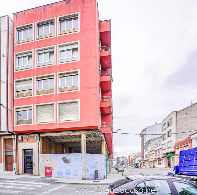 ! Bajo y Sótano en Venta en Calle Xílgaro - Carballo — 8