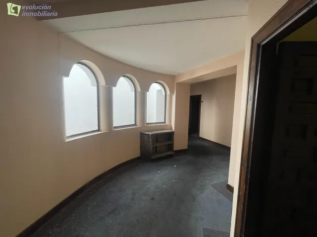 EDIFICIO/ HOTEL EN MERINDADES. IDEAL NEGOCIO RURAL — 24