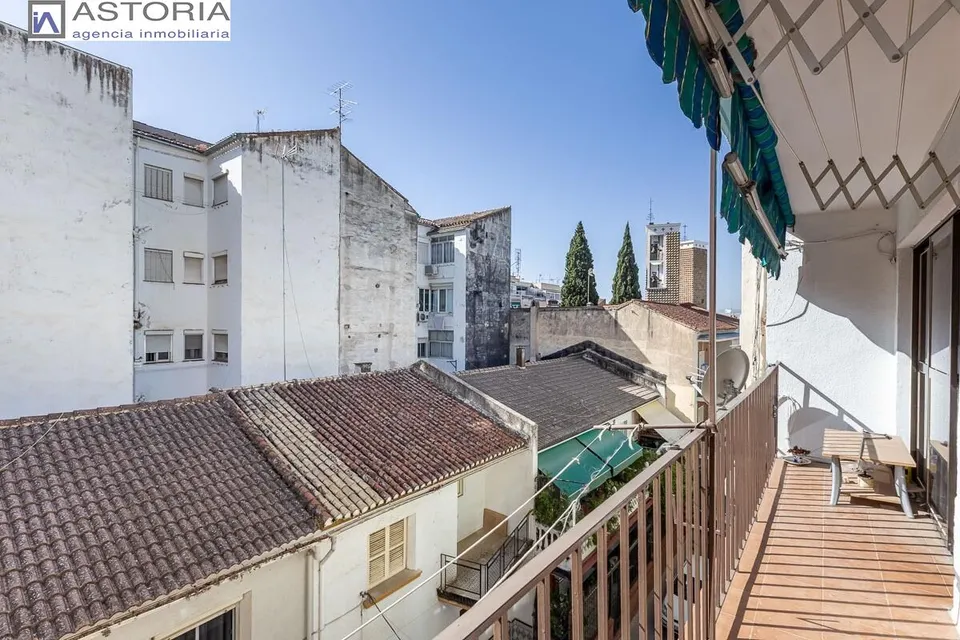 PISO JUNTO AVENIDA DE ANDALUCIA