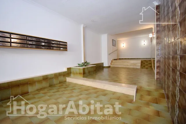 PRECIOSO ÁTICO REFORMADO Y TOTALMENTE EXTERIOR Y CON VISTAS AL PUERTO — 48