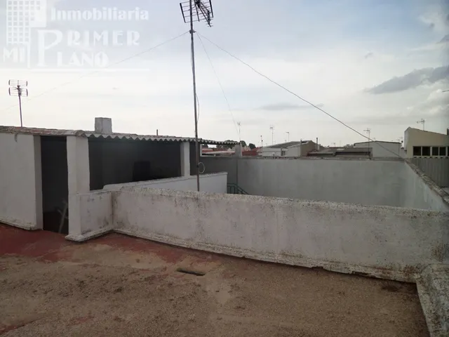VIVIENDA EN UNA DE LAS PRINCIPALES CALLES DE TOMELLOSO — 32
