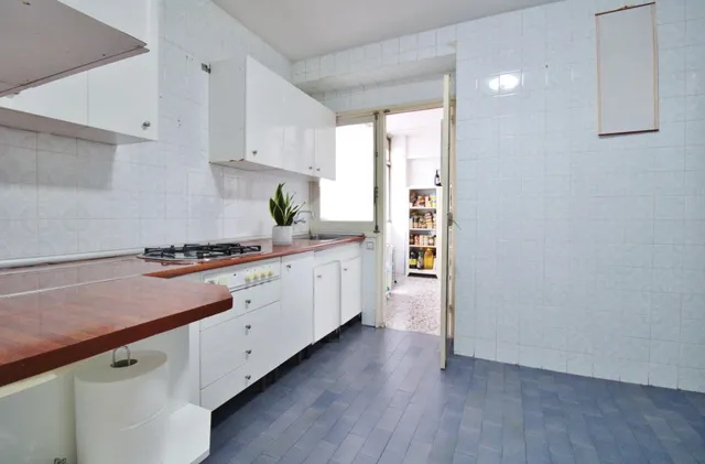 ¡Oportunidad única de inversión en Alicante! Piso en venta en Calle Pinoso, — 9