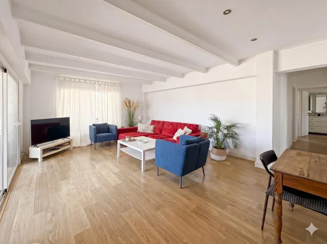 Apartamento en esquina con vistas al mar y gran balcón a 250 - foto 4