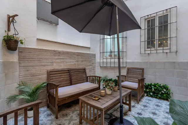 APARTAMENTO TURÍSTICO EN EL CENTRO DE GRANADA — 25