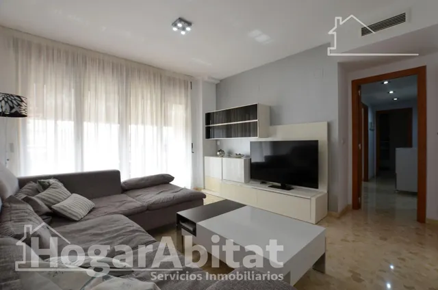 ¡vistas despejadas! amplio, alto y moderno con ascensor y balcón — 33