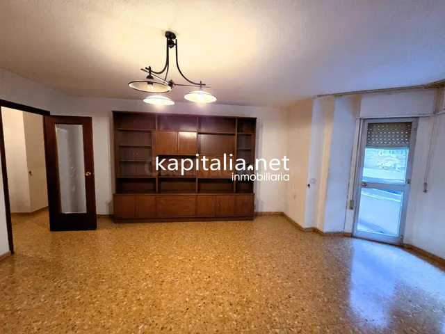Amplio Piso con patio a la venta en Ontinyent - Sant Josep - foto 5