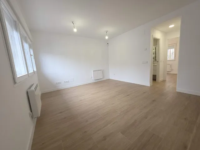Acogedor Piso en Coslada, Ideal para Entrar a Vivir por €203 - foto 3