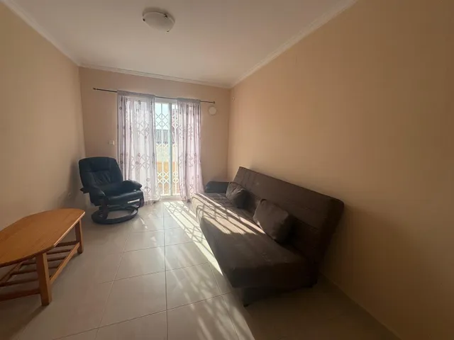Adosado con tres dormitorios en el chaparral y listo para entrar a vivir — 24