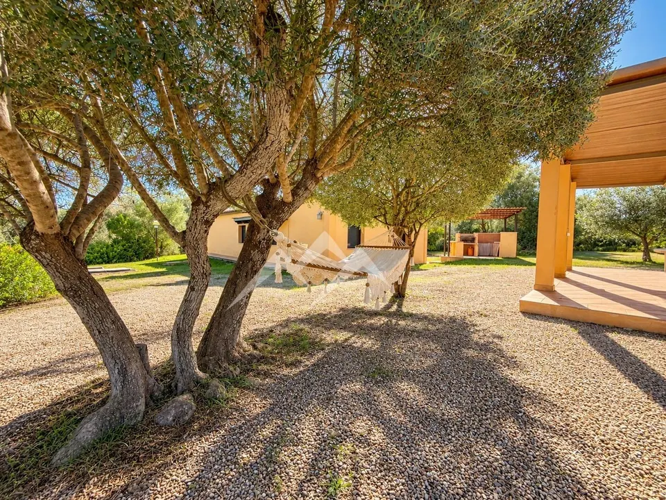 Finca rústica con CÉDULA DE HABITABILIDAD, licencia y final de obra.