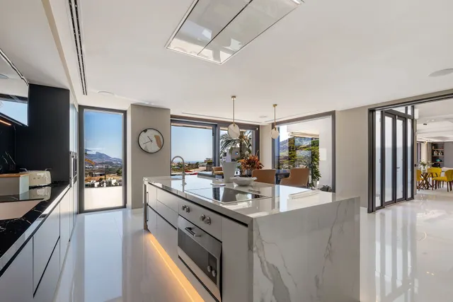 Spectacular Contemporary Villa with Exquisite Quality and Beautiful Views — 23