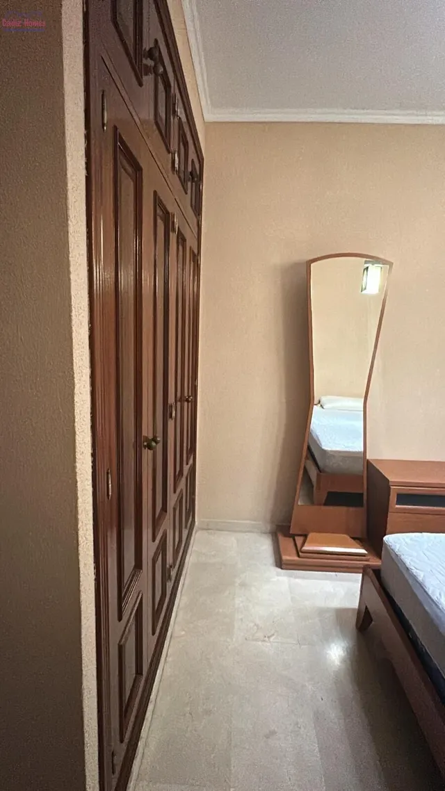 AMPLIA VIVIENDA.-ZONA CORTE INGLÉS — 9