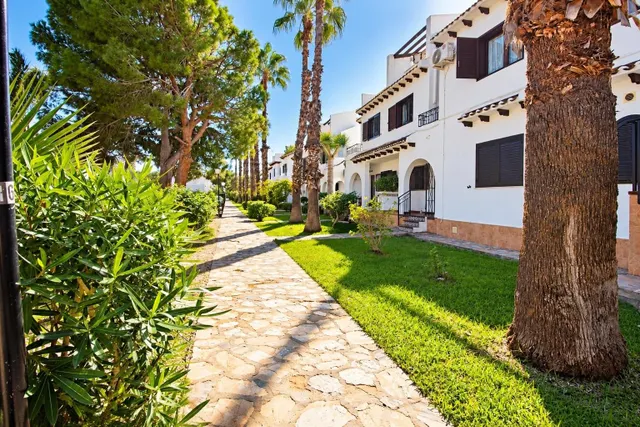 Apartamento de 1 dormitorio 1 baño en cabo roig (orihuela costa) — 18