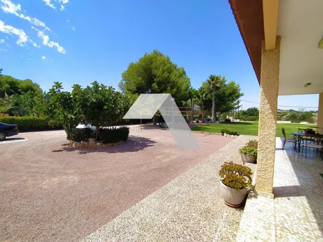 Chalet en venta — 42