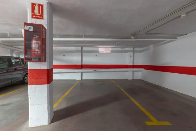 Ideal inversores!!! 35 plazas de aparcamiento y 5 trasteros, todo alquilado — 10