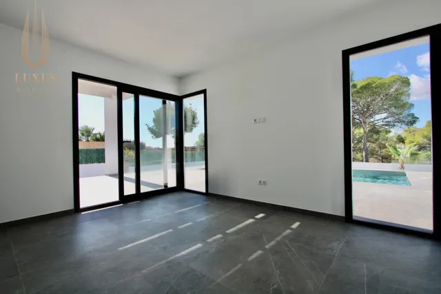Villa en una sola planta con privacidad y bonitas vistas — 26