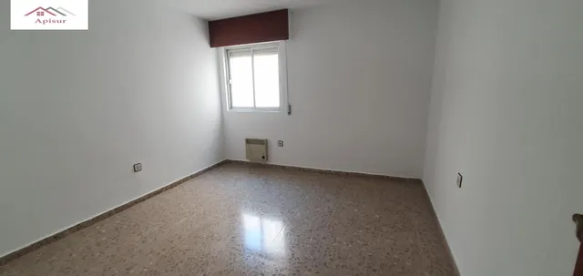 Se vende piso junto a millán de priego — 8
