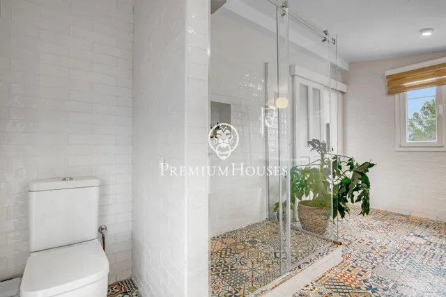 Casa con piscina y jardín en Sant Jordi d'Alfama — 34