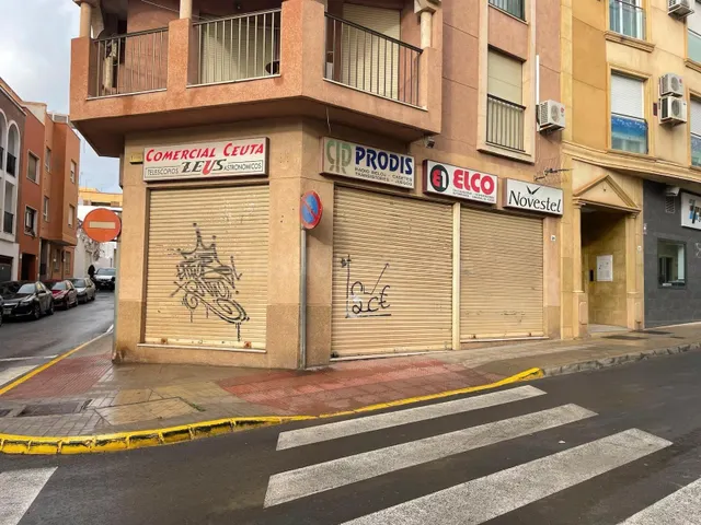 Local comercial con mucha visibilidad para cualquier negocio - foto 2