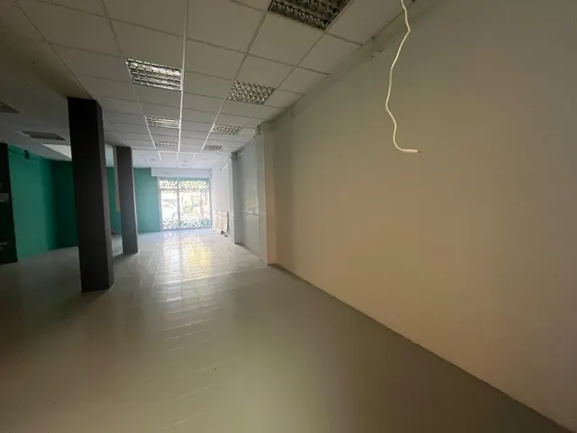 Local en Igualada con 350 m2 por 150.000 Euros. — 6