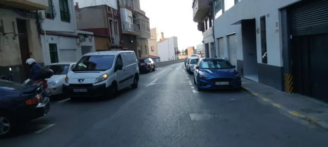 Junto a la Playa del Postiguet: Local Comercial y Vivienda en Primera Línea — 14