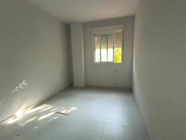 Piso luminoso y amplio en la Cañada — 16