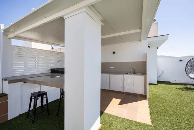 Ático Dúplex Reformado con Terraza de Ensueño en Armilla — 46