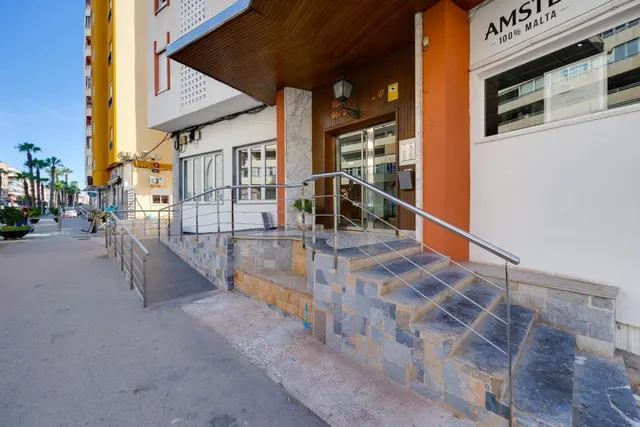 apartamento reformado con vista al mar — 29
