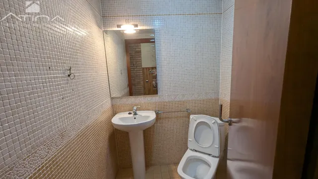 Local comercial en excelente estado en la zona del Antiguo Hospital de Gandia — 8