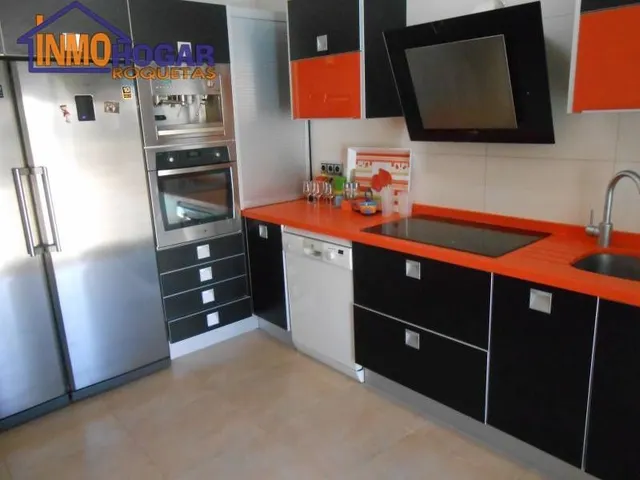 CHALET DE LUJO, 1000 m de parcela, 4 DOR,3 BAÑOS, PIS EXCELENTENTES CALIDADES A 200 m DE LA PLAYA!! — 11