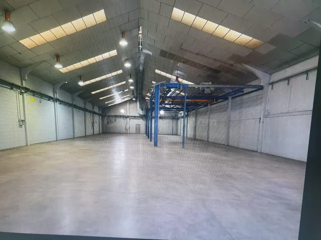NAVE INDUSTRIAL EN EXCELENTE ESTADO EN EL POLÍGONO EL PINO - foto 5