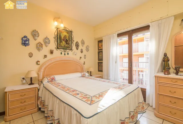 Apartamento en venta en primera línea de playa en Los Arenales del Sol, la propiedad está afectada por la Ley de Costas — 23