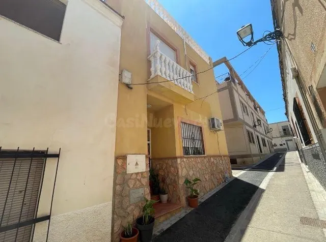SE VENDE casa OKUPA en C Tesoro 6 de Vera - foto 2