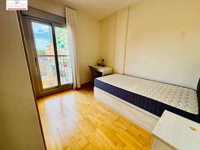 VIVIENDA 2 DORMITORIOS GARAJE Y TRASTERO CERCA DEL CENTRO — 31