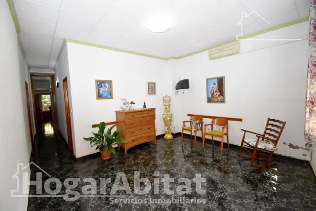 MAGNÍFICA CASA CON DOS VIVIENDAS INDEPENDIENTES Y TERRAZA, CERCA DEL CENTRO — 7