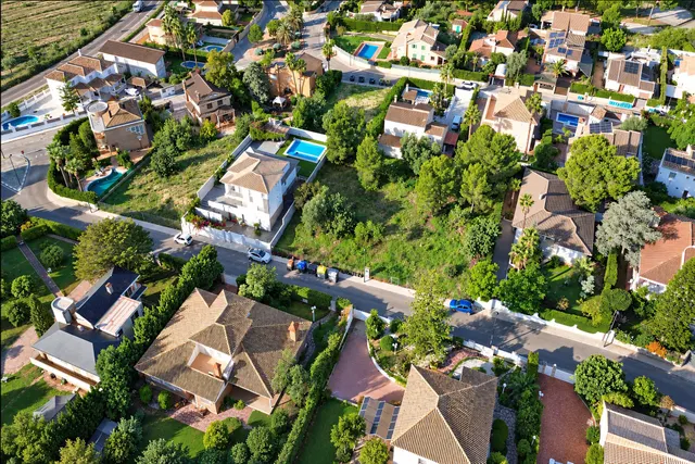 Tu casa, tu jardín, tu familia y tu proyecto de vida en Urbanización MONTERREAL (Torrent) — 7