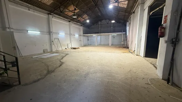 NAVE EN ALQUILER CON MUY BUENA ubicación - foto 3