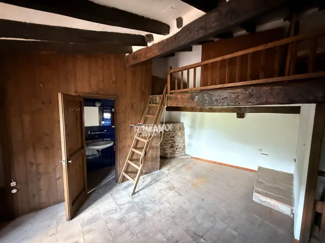 Rupit | Casa de piedra con encanto y gran potencial en el corazón del pueblo — 9