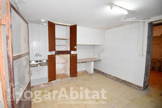 AMPLIA CASA CON TERRAZA Y BALCÓN PARA HACER A TU GUSTO - foto 4