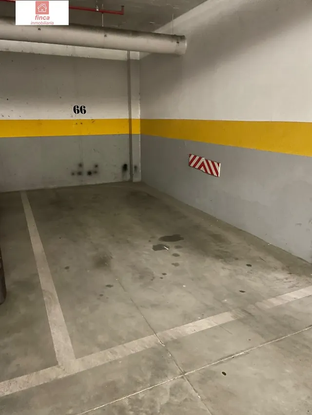 ALQUILER PISO EN BADAJOZ, DETRAS HOSPITAL UNIVERSITARIO, PISO SIN AMUEBLAR, COCINA AMUEBLADA Y EQUIPADA, CLIMATIZADO, CON ASCENSOR Y GARAJE, LUMINOSO — 23
