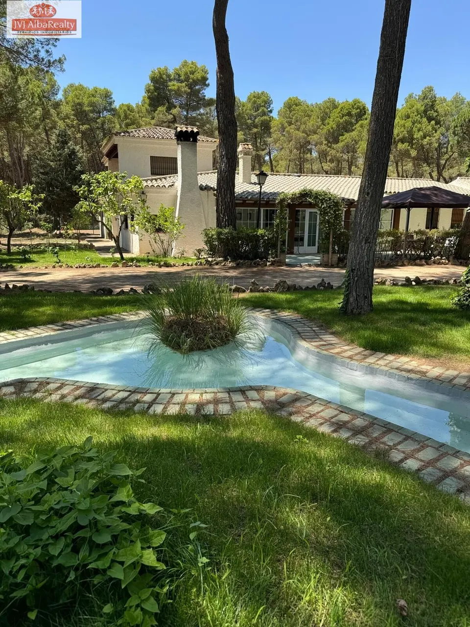 ESPECTACULAR CHALET EN PINARES DEL JUCAR