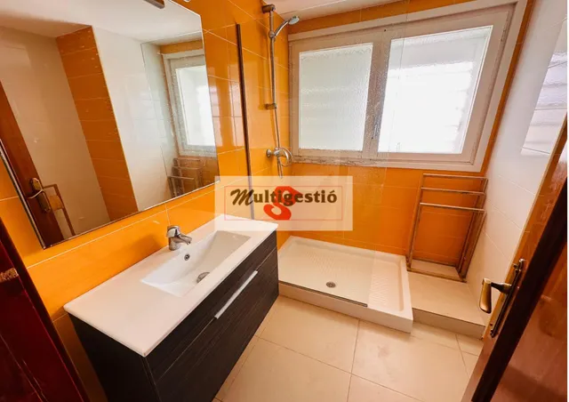 PALAMÓS: PISO A 1a LÍNEA DE MAR CON TERRAZA DE 25 M2 — 15