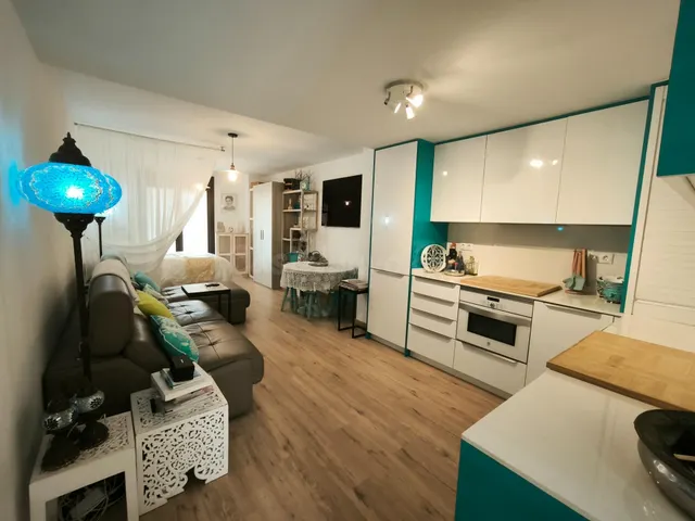 ESTUDIO CON TERRAZA INTERIOR Y LICENCIA TURISTICA