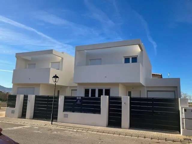 VIVIENDAS UNIFAMILIARES EN ALPERA