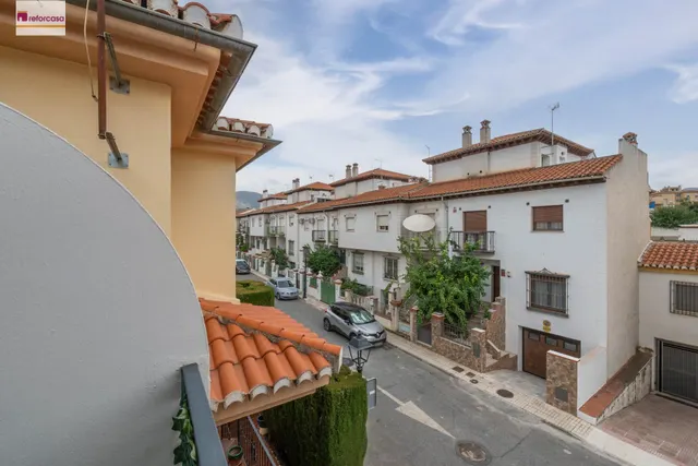 Encantadora Casa Reformada en Ogijares con Vistas y Espacios para Disfrutar — 33