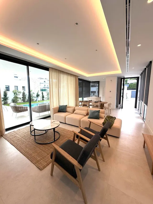Chalet 5 habitaciones 302m² en venta - Costa Del Sol - foto 3