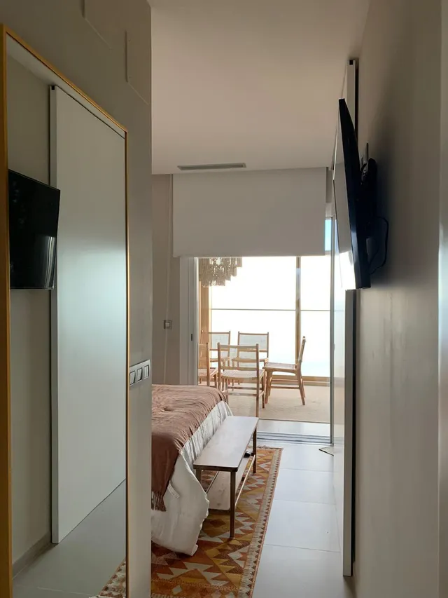se alquila apartamento de 2 dormitorio 2 baños,  parking incluido con vistas al mar — 11