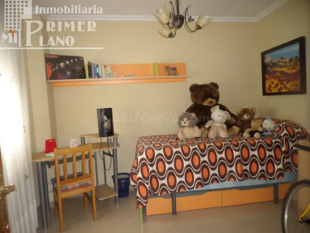 Piso de 4 dormitorios, cocina y baños, 120m2, con plaza de g - foto 4