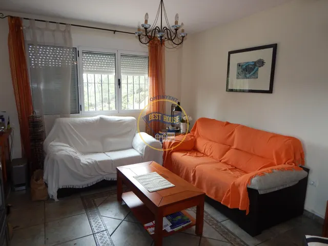 CHALET CON PISCINA Y VISTAS PRIVILEGIADAS. — 12