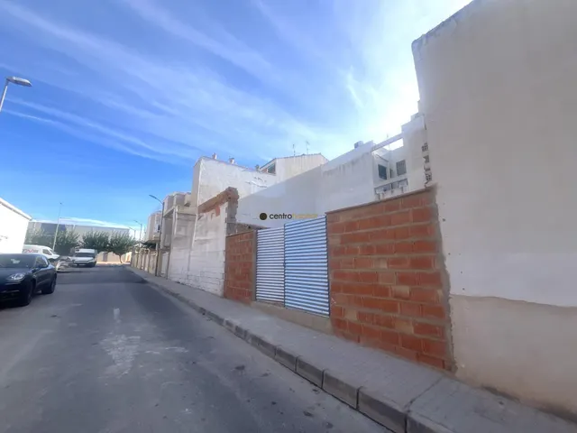 SOLAR URBANIZABLE ZONA CLUB DE CAMPO — 3